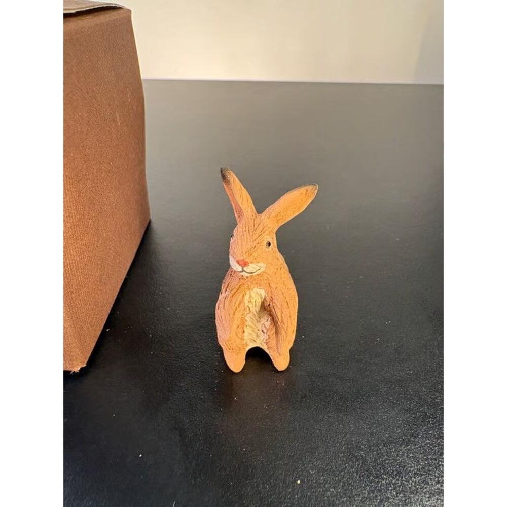 Mata Ortiz Miniature Rabbit Pottery Debi Bugarini Fire and Ice with Card Box